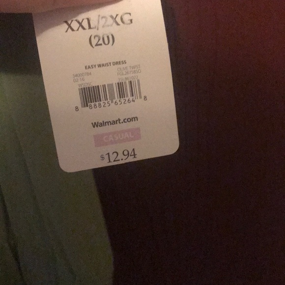 Spring Green Dress - Picture 3 of 4